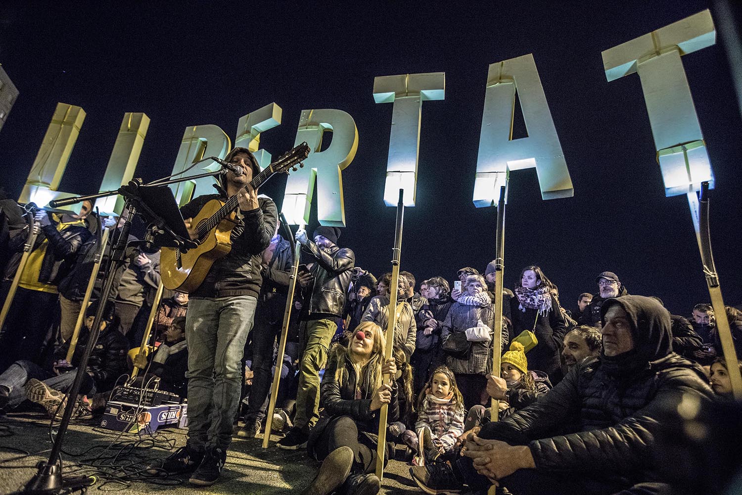 Barcelona 15/11/2019 otros escenarios posibles Cocierto de Cesk Freixas Cesc Freixas en el corte de la meridiana en fabra i puig convocado por inependentistas cdr contra la sentencia del proces Foto Ferran Nadeu