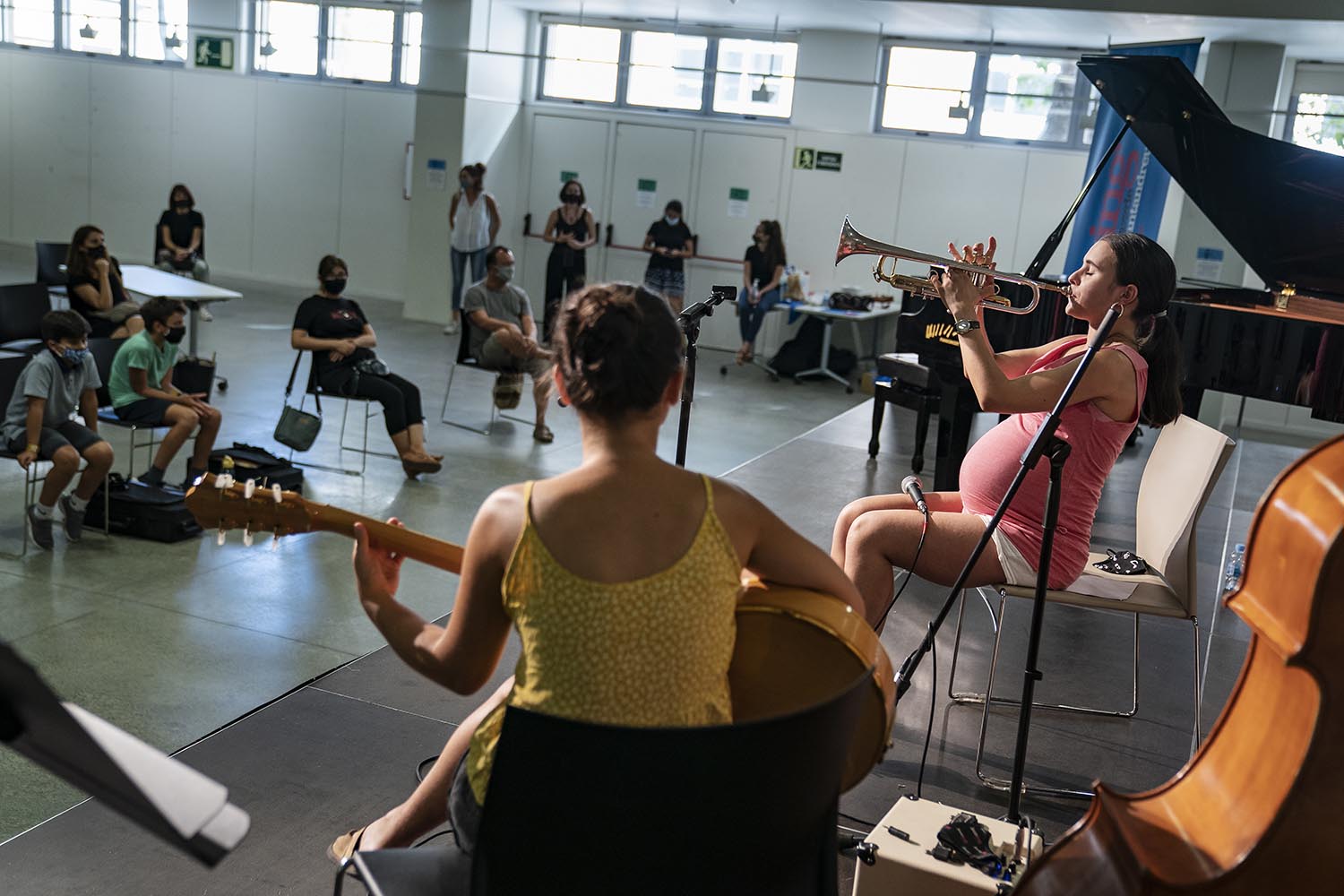 BARCELONA 04.08.2020 ICULT, TALLER DE LA TROMPETISTA ANDREA MOTIS DENTRO DEL FESTIVAL JAZZING EN EL ESPAI BOTA DE LA FABRA I COATS. FOTO LAURA GUERRERO