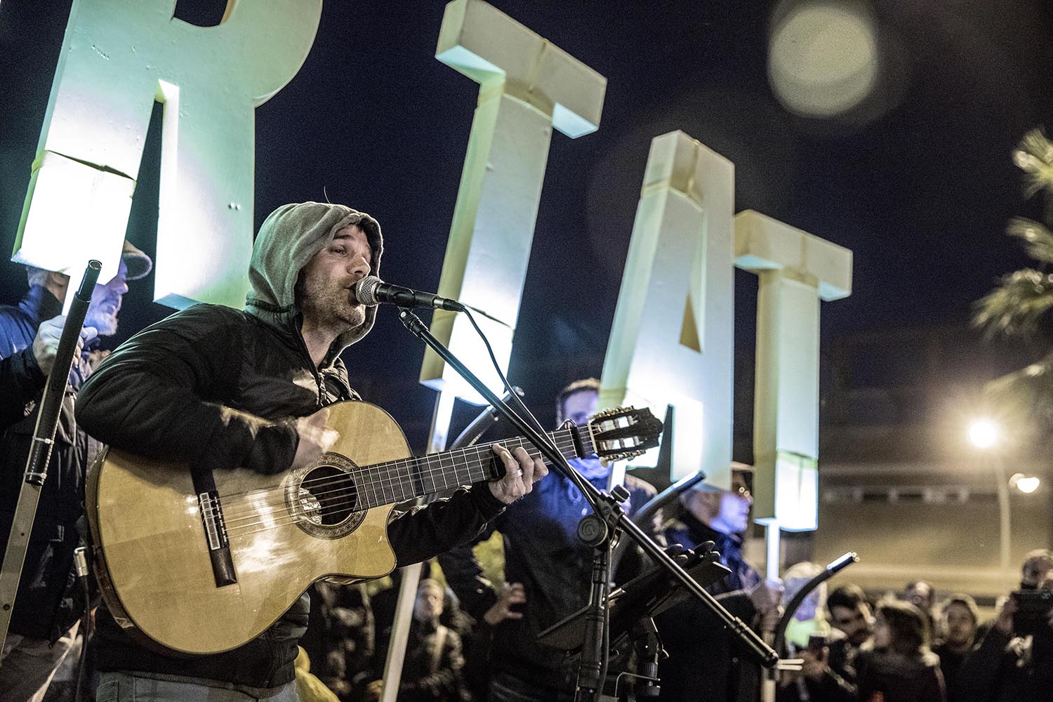Barcelona 15/11/2019 otros escenarios posibles Cocierto de Cesk Freixas Cesc Freixas en el corte de la meridiana en fabra i puig convocado por inependentistas cdr contra la sentencia del proces Foto Ferran Nadeu