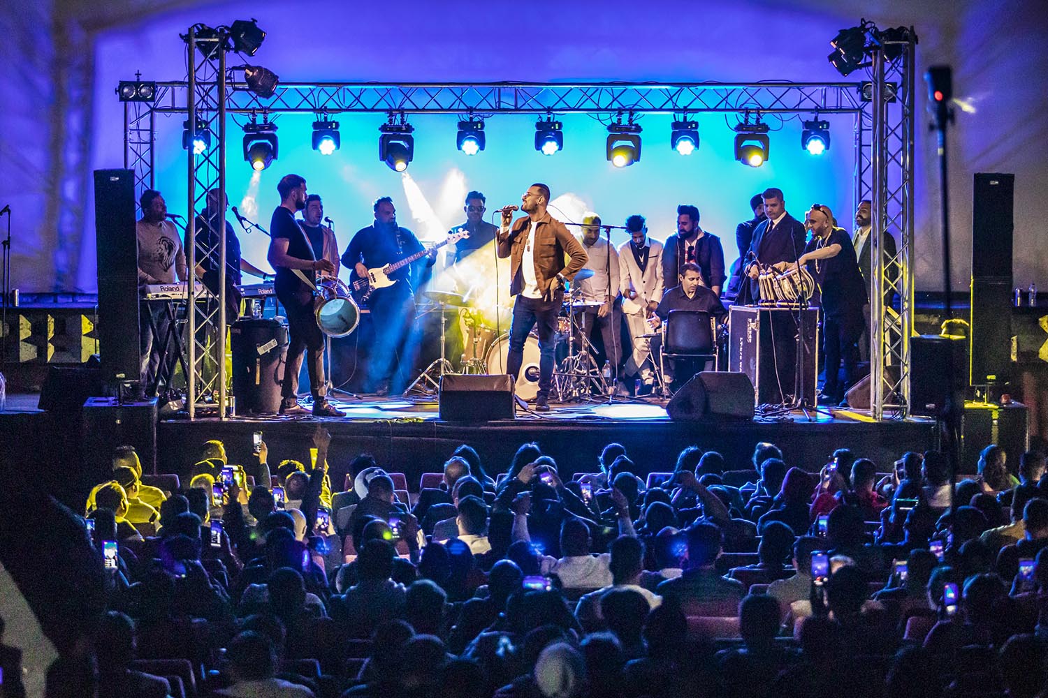 ICULT
OTROS ESCENARIOS POSIBLES
8-3-2020

ACTUACION DEL CANTANTE INDIO DE POP PUNJABI GARRY SANDHU EN EL CINE ARIBAU DE BARCELONA


FOTO MARTI FRADERA