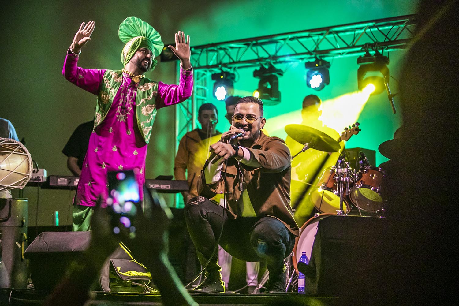 ICULT
OTROS ESCENARIOS POSIBLES
8-3-2020

ACTUACION DEL CANTANTE INDIO DE POP PUNJABI GARRY SANDHU EN EL CINE ARIBAU DE BARCELONA


FOTO MARTI FRADERA