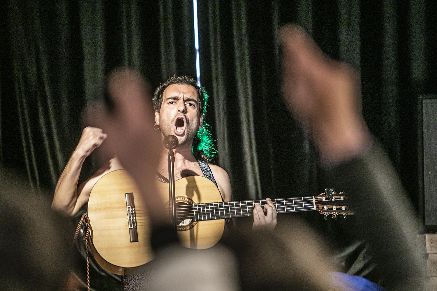 ICULTOTROS ESCENARIOS POSIBLES27-12-2020MATEOLIKACONCERT VERMUTBAR LA BELTER - NOU DE LA RAMBLA 102 - EL RAVAL - BARCELONAFOTO MARTI FRADERA