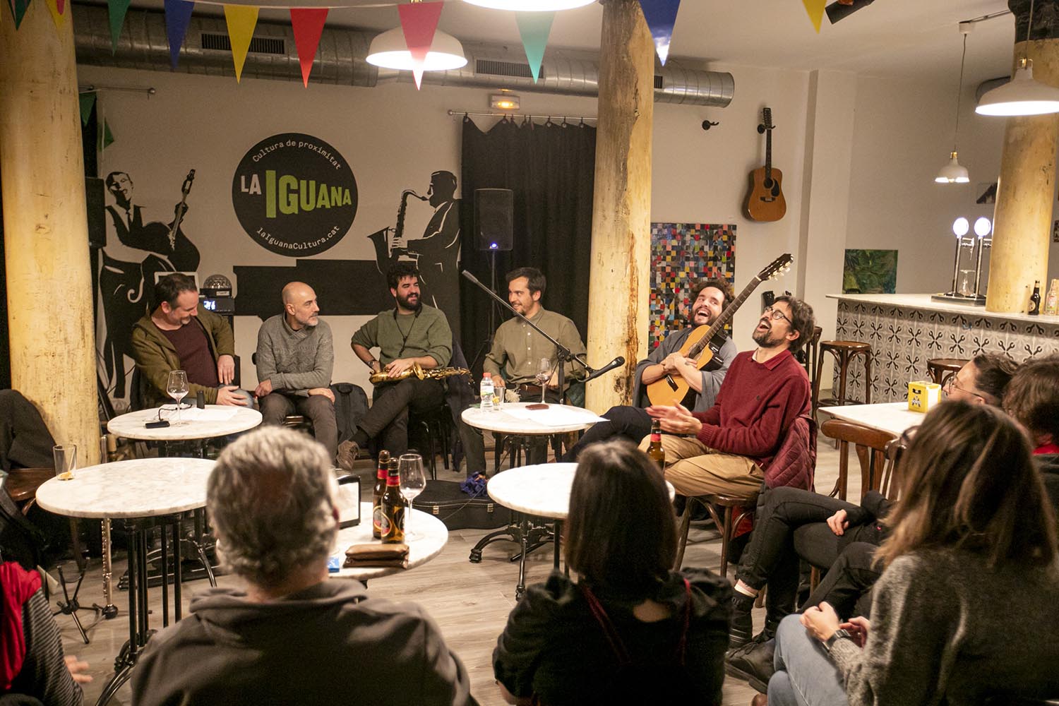 OTROS ESCENARIOS POSIBLES
ICULT 24 ENERO 2020
TERTULIA MUSICADA DEL GRUPO SEWARD EN EL BAR LA IGUANA DE SANTS - BARCELONA
FOTO MARTI FRADERA