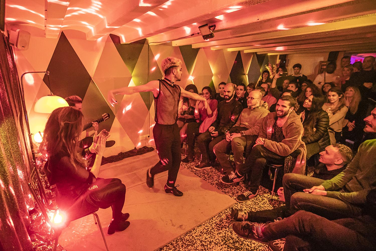 ICULTOTROS ESCENARIOS POSIBLES10 ENERO 2020FLAMENCO QUEER EN LA FEDERICA DEL POBLE SECRUBEN HERAS - BAILEJERO FEREC - GUITARRAFOTO MARTI FRADERA