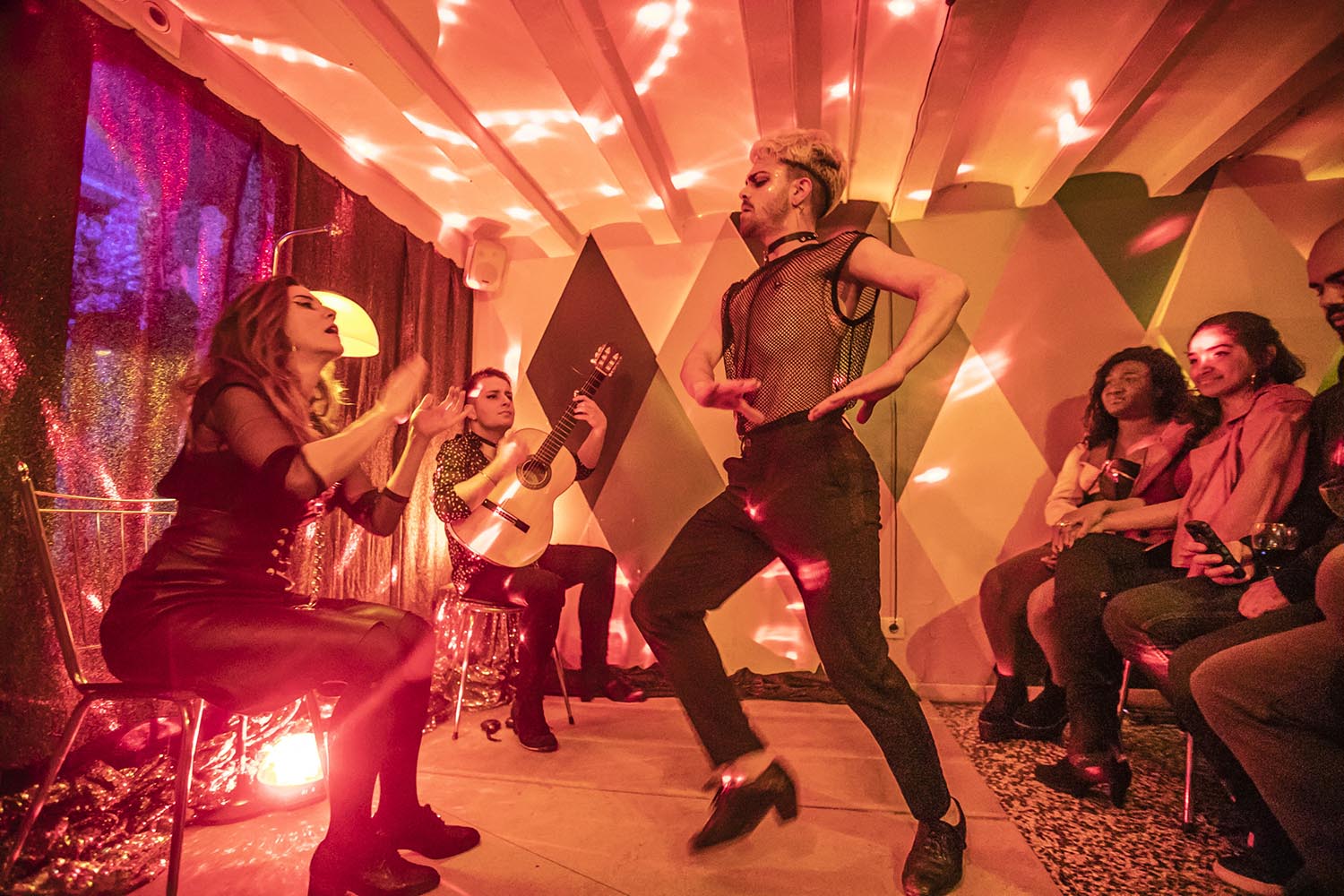 ICULTOTROS ESCENARIOS POSIBLES10 ENERO 2020FLAMENCO QUEER EN LA FEDERICA DEL POBLE SECRUBEN HERAS - BAILEJERO FEREC - GUITARRAFOTO MARTI FRADERA