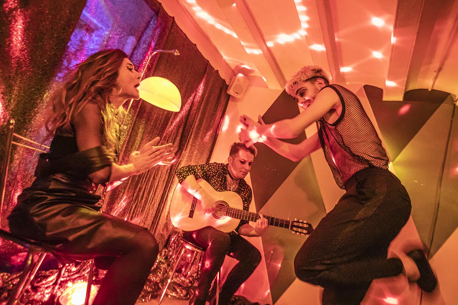 ICULTOTROS ESCENARIOS POSIBLES10 ENERO 2020FLAMENCO QUEER EN LA FEDERICA DEL POBLE SECRUBEN HERAS - BAILEJERO FEREC - GUITARRAFOTO MARTI FRADERA