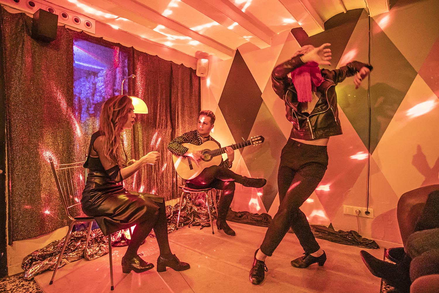 ICULTOTROS ESCENARIOS POSIBLES10 ENERO 2020FLAMENCO QUEER EN LA FEDERICA DEL POBLE SECRUBEN HERAS - BAILEJERO FEREC - GUITARRAFOTO MARTI FRADERA