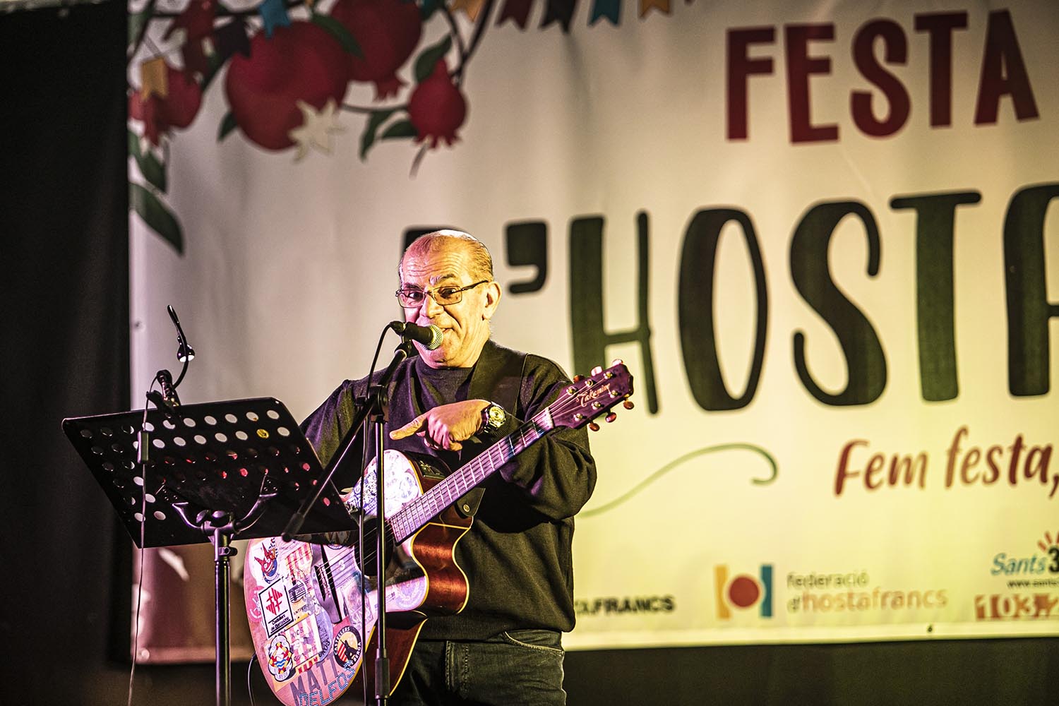 ICULT
02-10-2020

ACTUACION MIQUEL DEL ROIG EN EL PATI DEL CASINET DE HOSTAFRANCS DENTRO DE LA FIESTA MAYOR DEL BARRIO

FOTO MARTI FRADERA
