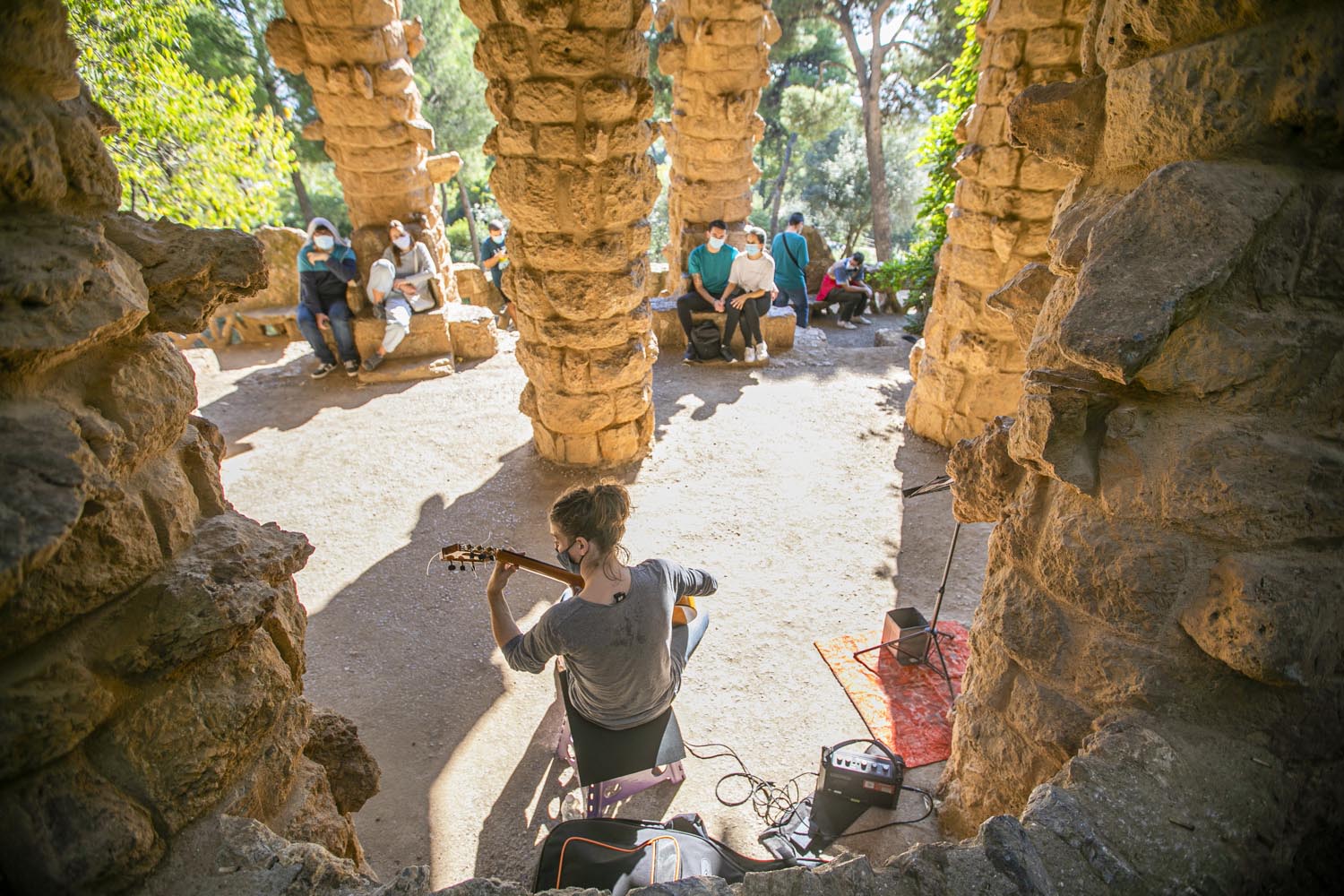 ICULT
OTROS ESCENARIOS POSIBLES
31-10-2020
OMAR MORALES
ACTUACION GUITARRA CLASICA EN EL PARK GUELL DE BARCELONA
FOTO MARTI FRADERA