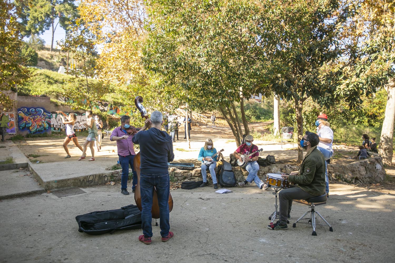 OTROS ESCENARIOSICULT01-11-2020GRUPO DE MUSICOS TOCAN EN FONT DEN FARGUESFOTO MARTI FRADERA