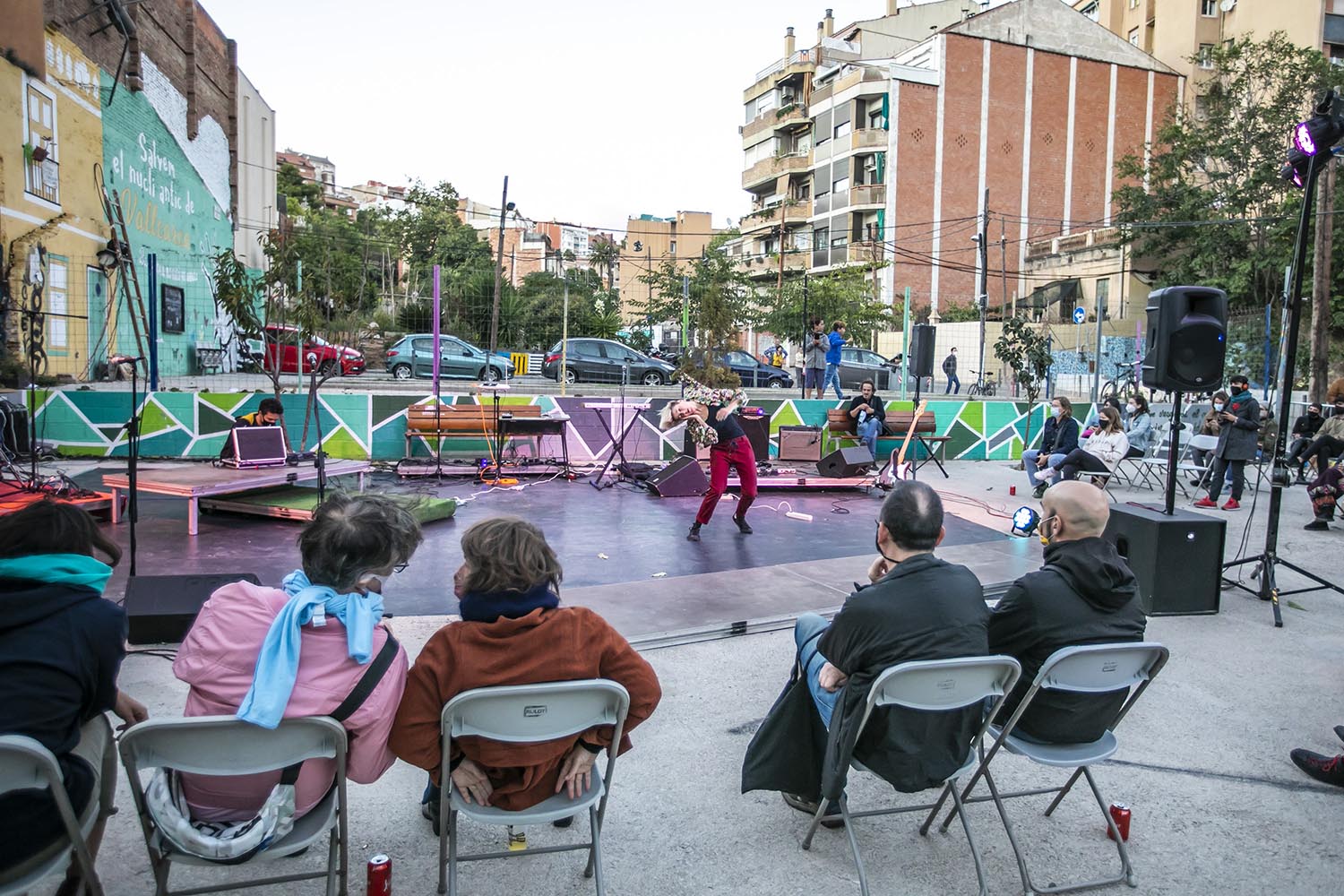 OTROS ESCENARIOS ICULT03-10-2020THE EXPLORING FEST : HAPPENING DE POESIA , MUSICA Y DANZA EN UN SOLAR DE VALLCARCACARRER FARIGOLA 14 BARCELONAFOTO MARTI FRADERA