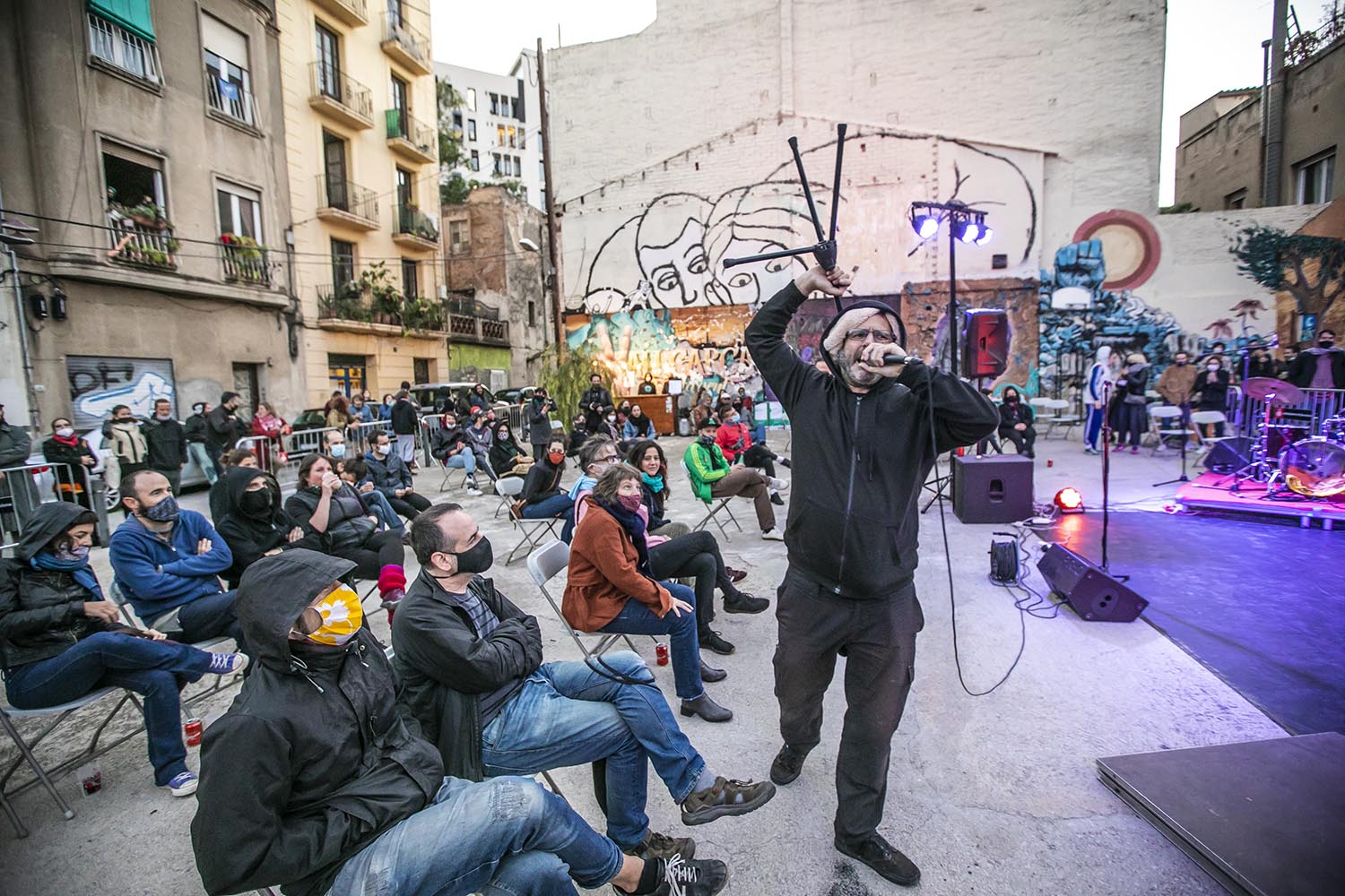 OTROS ESCENARIOS ICULT
03-10-2020

THE EXPLORING FEST : HAPPENING DE POESIA , MUSICA Y DANZA EN UN SOLAR DE VALLCARCA
CARRER FARIGOLA 14 BARCELONA

FOTO MARTI FRADERA