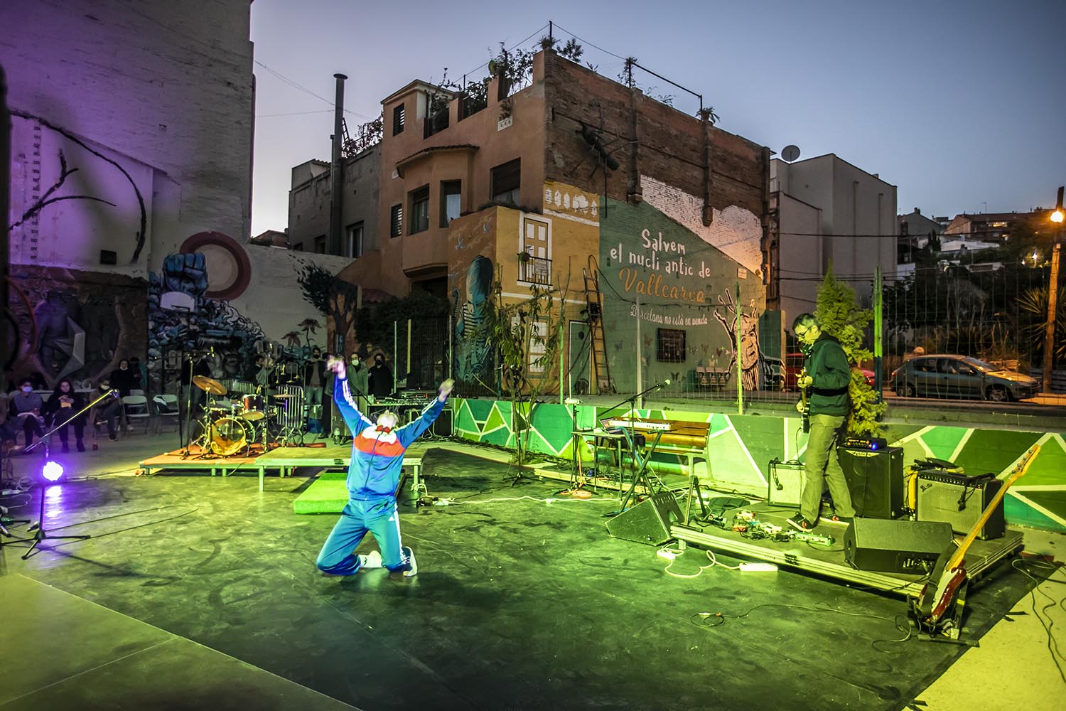 OTROS ESCENARIOS ICULT
03-10-2020

THE EXPLORING FEST : HAPPENING DE POESIA , MUSICA Y DANZA EN UN SOLAR DE VALLCARCA
CARRER FARIGOLA 14 BARCELONA

FOTO MARTI FRADERA