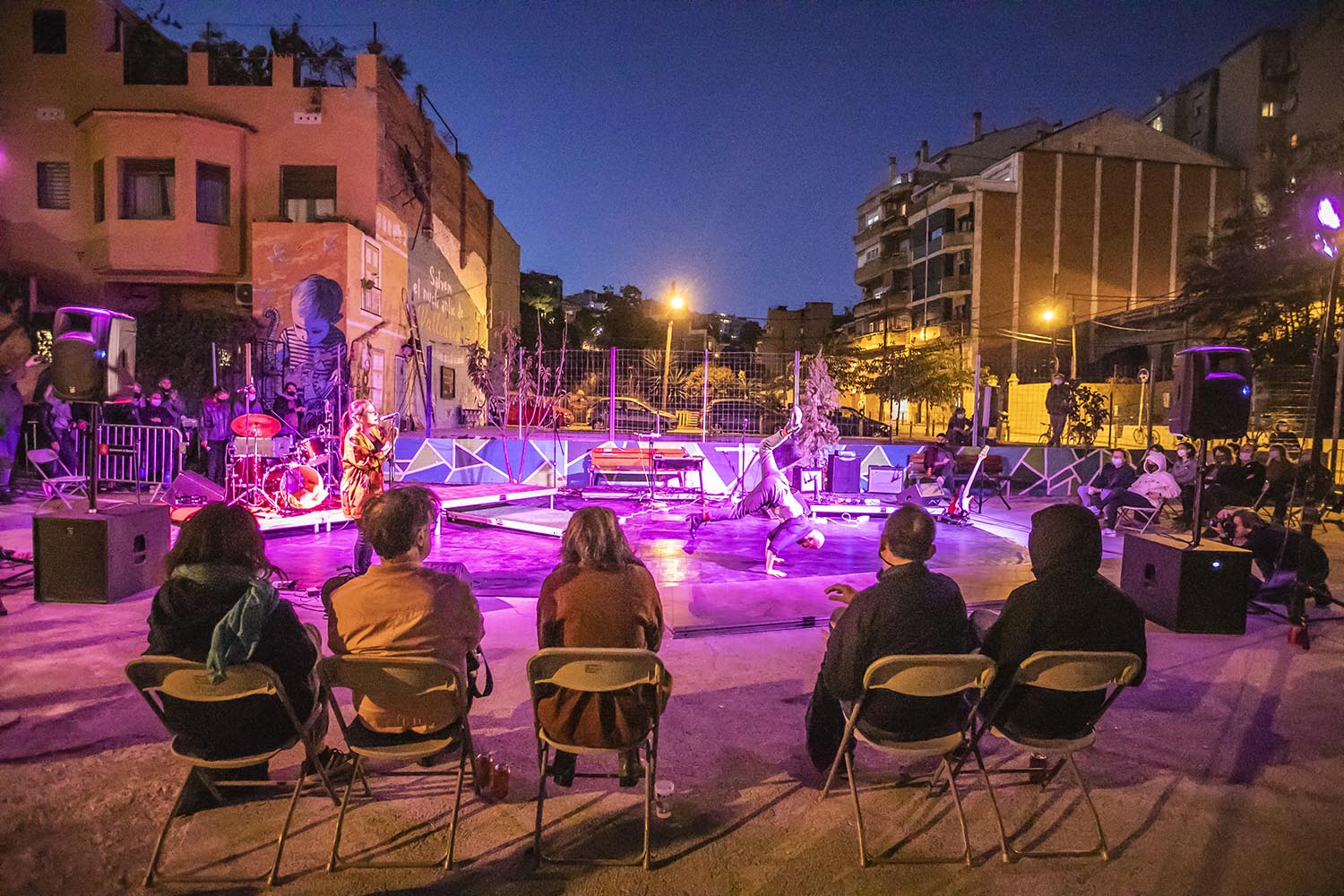 OTROS ESCENARIOS ICULT
03-10-2020

THE EXPLORING FEST : HAPPENING DE POESIA , MUSICA Y DANZA EN UN SOLAR DE VALLCARCA
CARRER FARIGOLA 14 BARCELONA

FOTO MARTI FRADERA