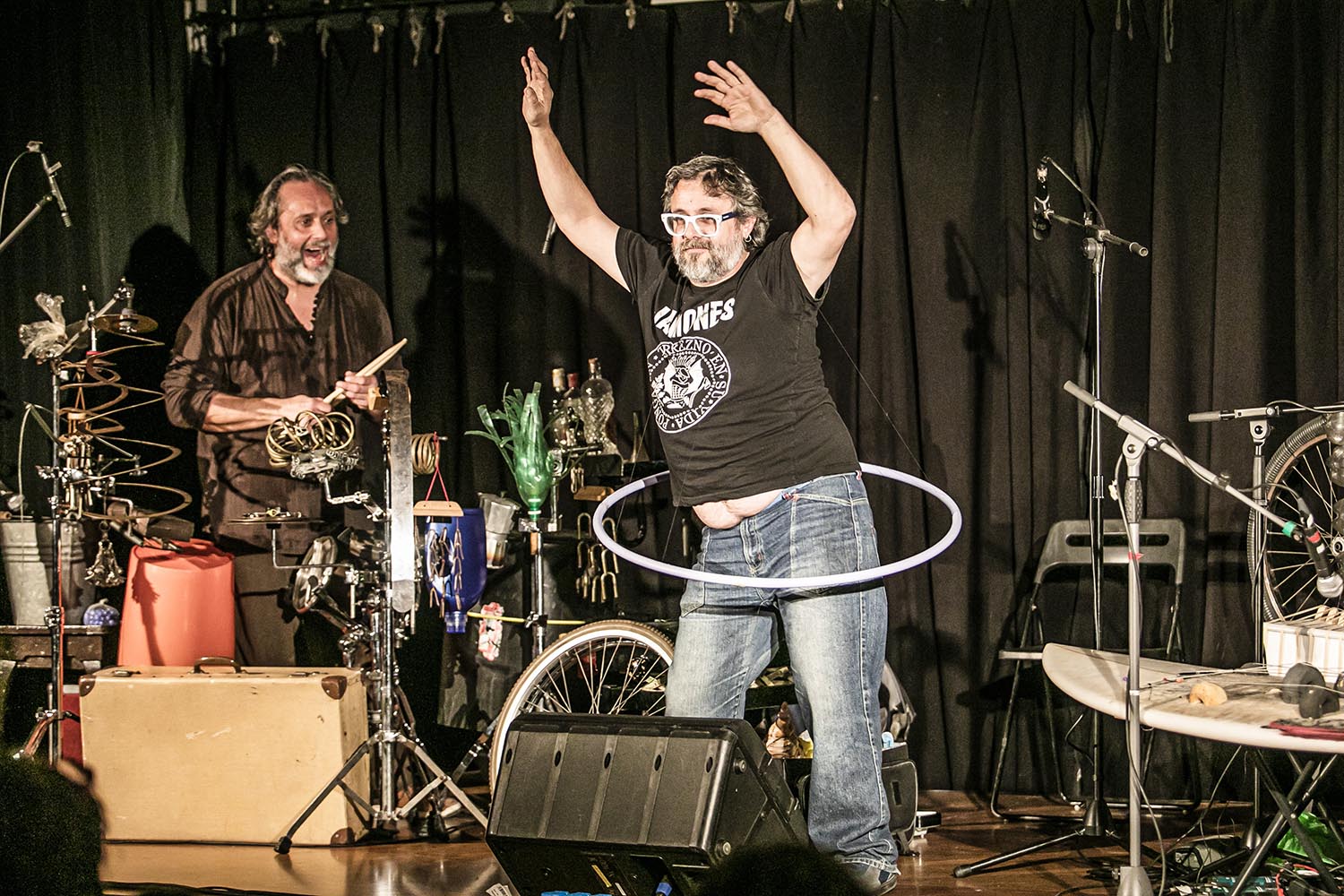 ICULTOTROS ESCENARIOS POSIBLES19-12-2020ACTUACION ORQUESTA REUSONICA TRIO EN EL CENTRE CIVIC TEIXONERA EN BARCELONACICLO BARCELONA DISTRICTE CULTURALRocco Papía: Guitarra de 7 cuerdas, "Cuerdas ReuSónicas", vozXavi Lozano: "Vientos ReuSónicos" y tradicionales, vozAntonio Sánchez Barranco: "Percusiones ReuSónicas" y tradicionales, vozFOTO MARTI FRADERA