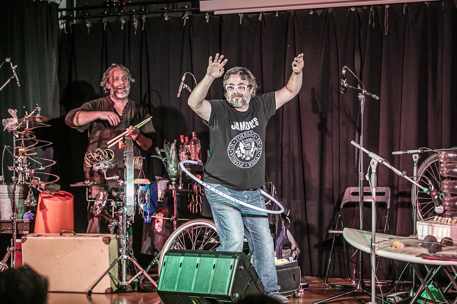 ICULTOTROS ESCENARIOS POSIBLES19-12-2020ACTUACION ORQUESTA REUSONICA TRIO EN EL CENTRE CIVIC TEIXONERA EN BARCELONACICLO BARCELONA DISTRICTE CULTURALRocco Papía: Guitarra de 7 cuerdas, "Cuerdas ReuSónicas", vozXavi Lozano: "Vientos ReuSónicos" y tradicionales, vozAntonio Sánchez Barranco: "Percusiones ReuSónicas" y tradicionales, vozFOTO MARTI FRADERA