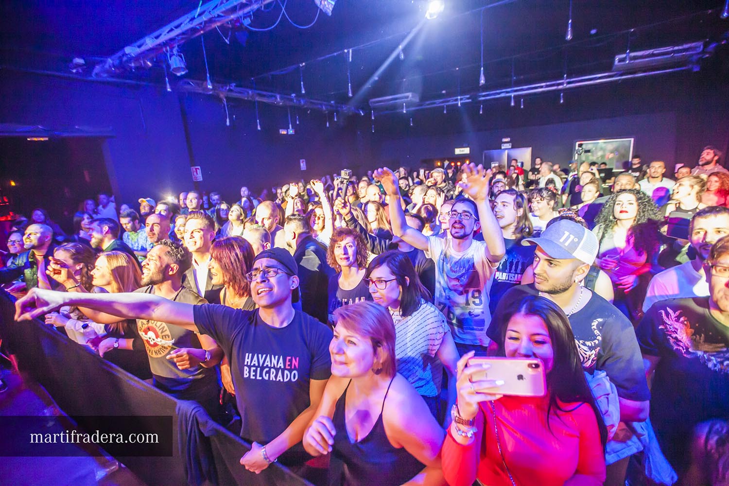 ICULT - OTROS ESCENARIOS POSIBLES31-03-2019CONCIERTO DE GRUPOS CUBANOS COMPOTA DE MANANA Y ANGEL YOS EN LA SALA LA NAU EN POBLENOU BARCELONAFOTO:MARTI FRADERA BOHERAFOTOGRAF+34 658 500 306martifradera@gmail.comwww.noupunt.comwww.martifradera.comInstagram @martifraderabohera