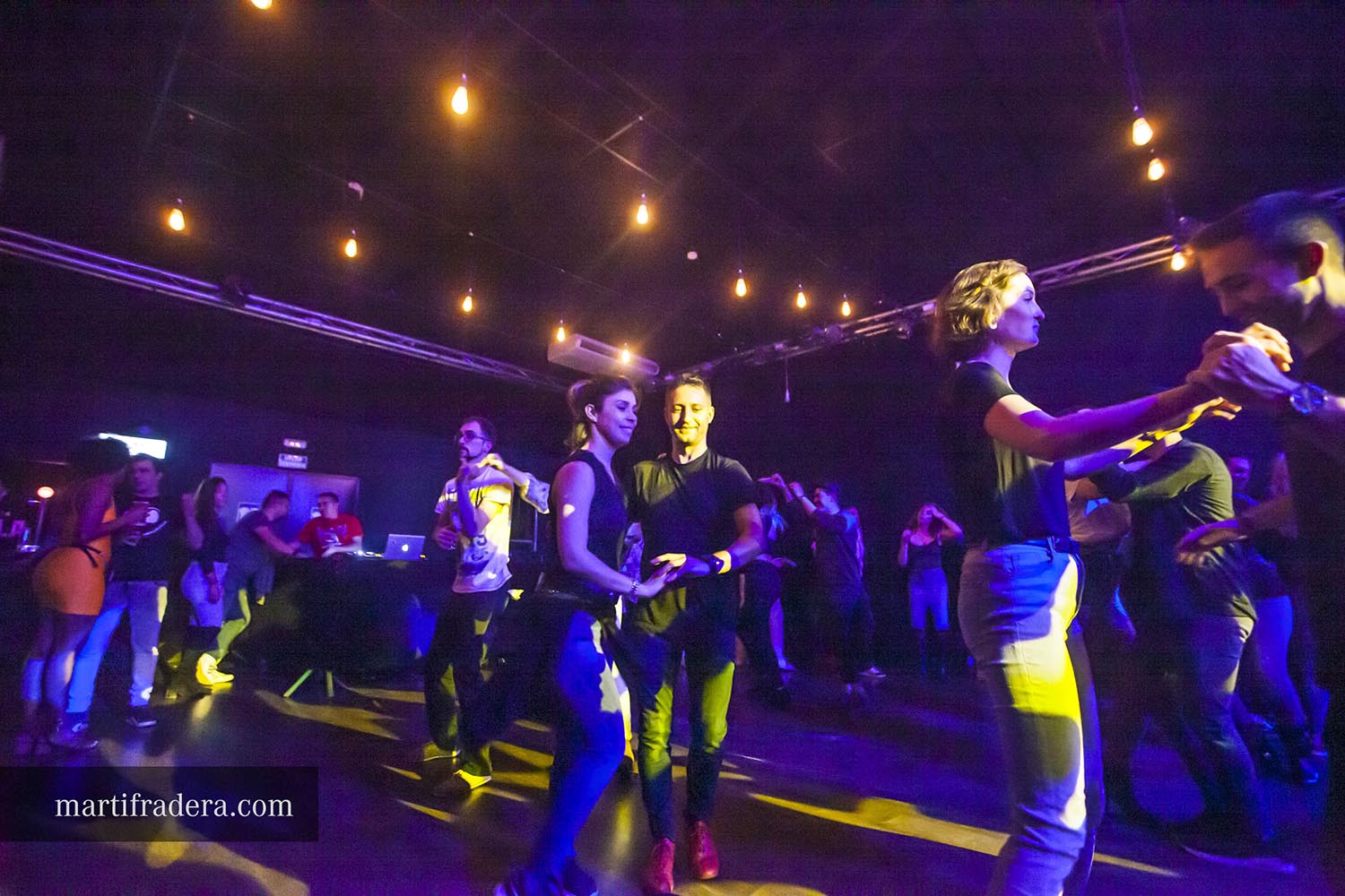 ICULT - OTROS ESCENARIOS POSIBLES31-03-2019CONCIERTO DE GRUPOS CUBANOS COMPOTA DE MANANA Y ANGEL YOS EN LA SALA LA NAU EN POBLENOU BARCELONAFOTO:MARTI FRADERA BOHERAFOTOGRAF+34 658 500 306martifradera@gmail.comwww.noupunt.comwww.martifradera.comInstagram @martifraderabohera