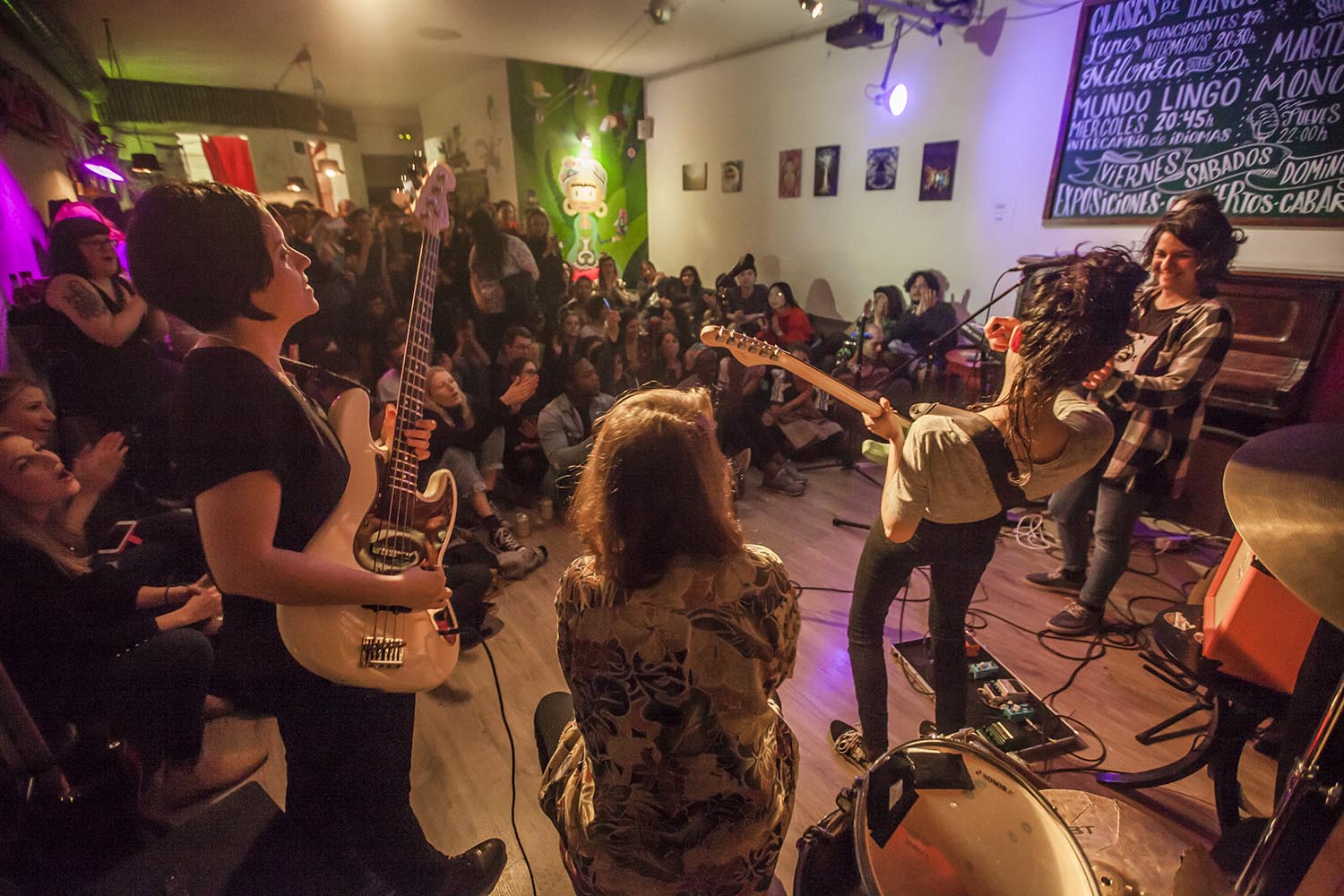 ICULTINUSUAL PROJECT EN CALLE PALOMA 5 EN EL RAVAL BARCELONAJAM SESSION EXCLUSIVA PARA MUJERESFOTO MARTI FRADERA