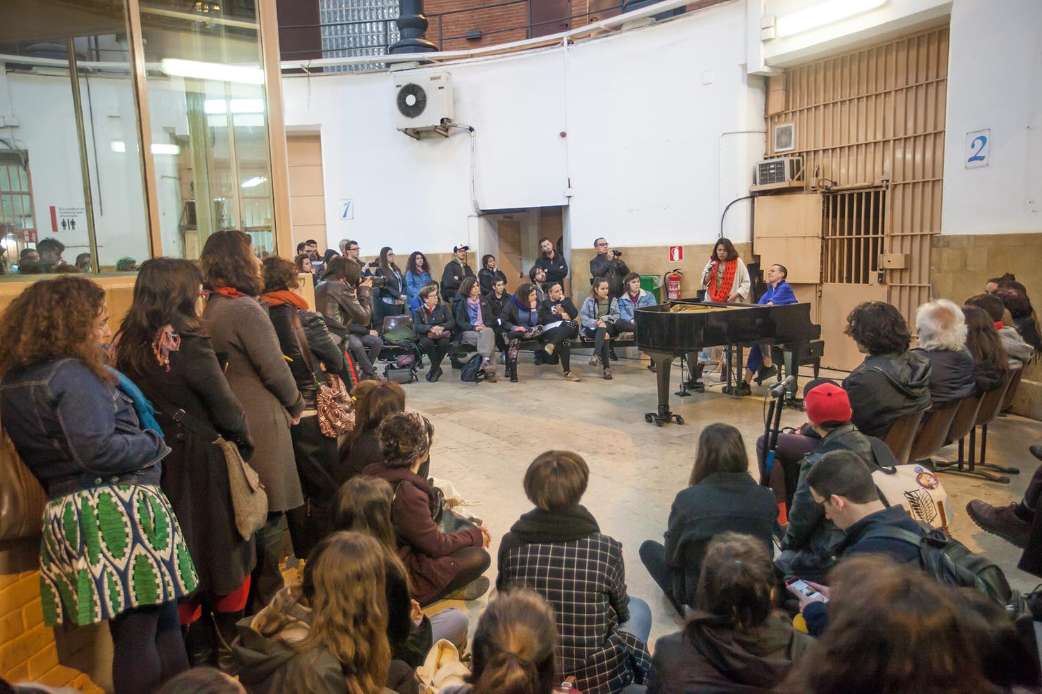 POLITICAOTROS ESCENARIOS POSIBLESVEUS EMMORDASSADES - VOCES AMORDAZADASPRISION MODEL MODELO DE BARCELONALA LIBERTAD DE EXPRESION EN LA PRISIONNO CALLAREMCONCIERTO  DE PIANO SOLOCLARA PEYACOLABORACION VALTONYCFOTO MARTI FRADERA