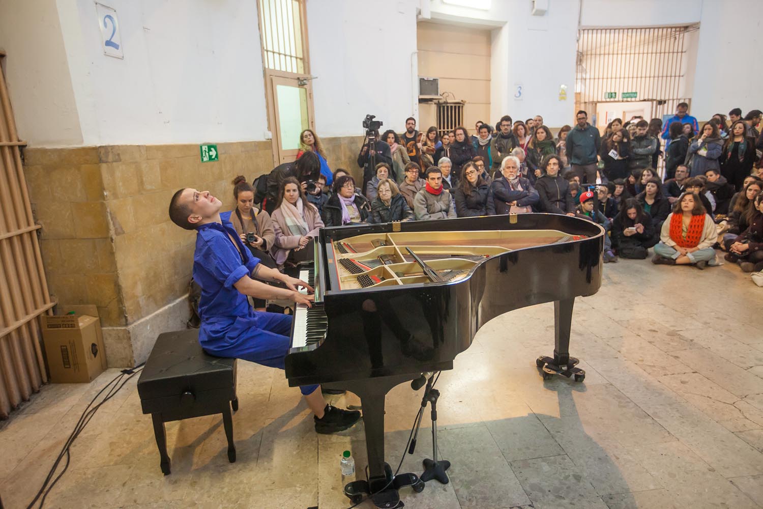 POLITICAOTROS ESCENARIOS POSIBLESVEUS EMMORDASSADES - VOCES AMORDAZADASPRISION MODEL MODELO DE BARCELONALA LIBERTAD DE EXPRESION EN LA PRISIONNO CALLAREMCONCIERTO  DE PIANO SOLOCLARA PEYACOLABORACION VALTONYCFOTO MARTI FRADERA