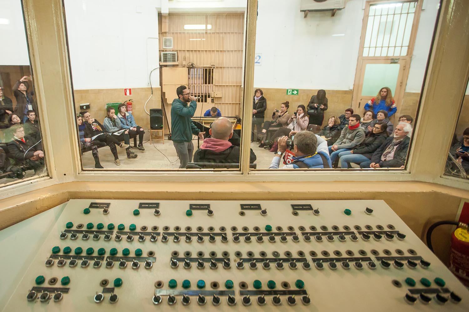 POLITICAOTROS ESCENARIOS POSIBLESVEUS EMMORDASSADES - VOCES AMORDAZADASPRISION MODEL MODELO DE BARCELONALA LIBERTAD DE EXPRESION EN LA PRISIONNO CALLAREMCONCIERTO  DE PIANO SOLOCLARA PEYACOLABORACION VALTONYCFOTO MARTI FRADERA