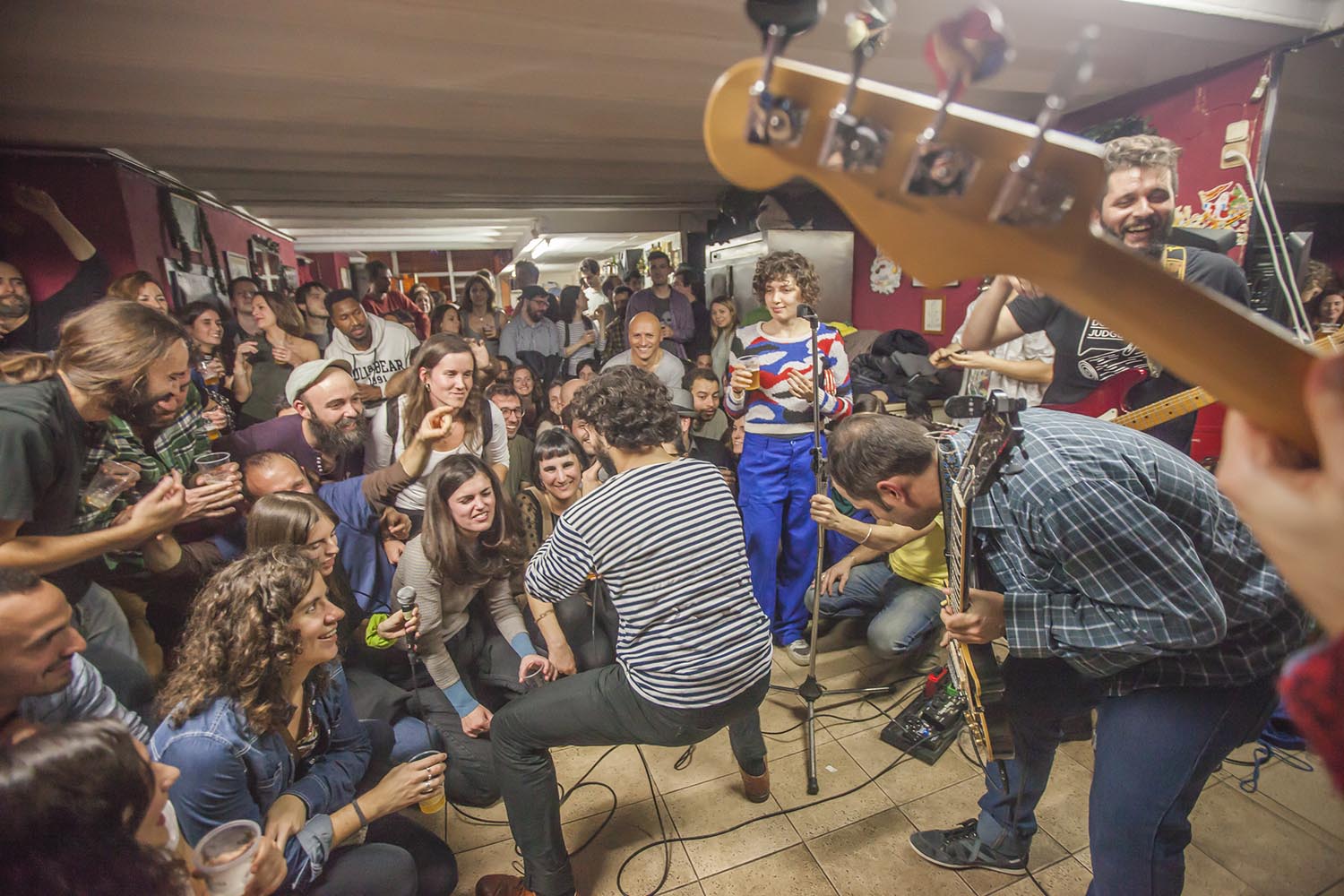 OTROS ESCENARIOS POSIBLES
05-01-2019
JAM GAVIOTERA
JAM SESSION EN LA NOCHE DE REYES EN EL BAR LA GAVIOTA EN GRACIA BARCELONA
FOTO MARTI FRADERA