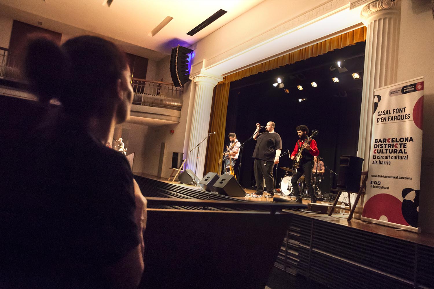 OTROS ESCENARIOS POSIBLES
EL CONJUNTO A CONTRA BLUES - ACONTRA BLUES - ACTUA EN EL FESTIVAL BARCELONA DISTRICTE CULTURAL - CIRCUITO CULTURAL EN LOS BARRIOS - EN EL CASAL DE LA FONT DEN FARGUES - HORTA - EN BARCELONA
FOTO MARTI FRADERA