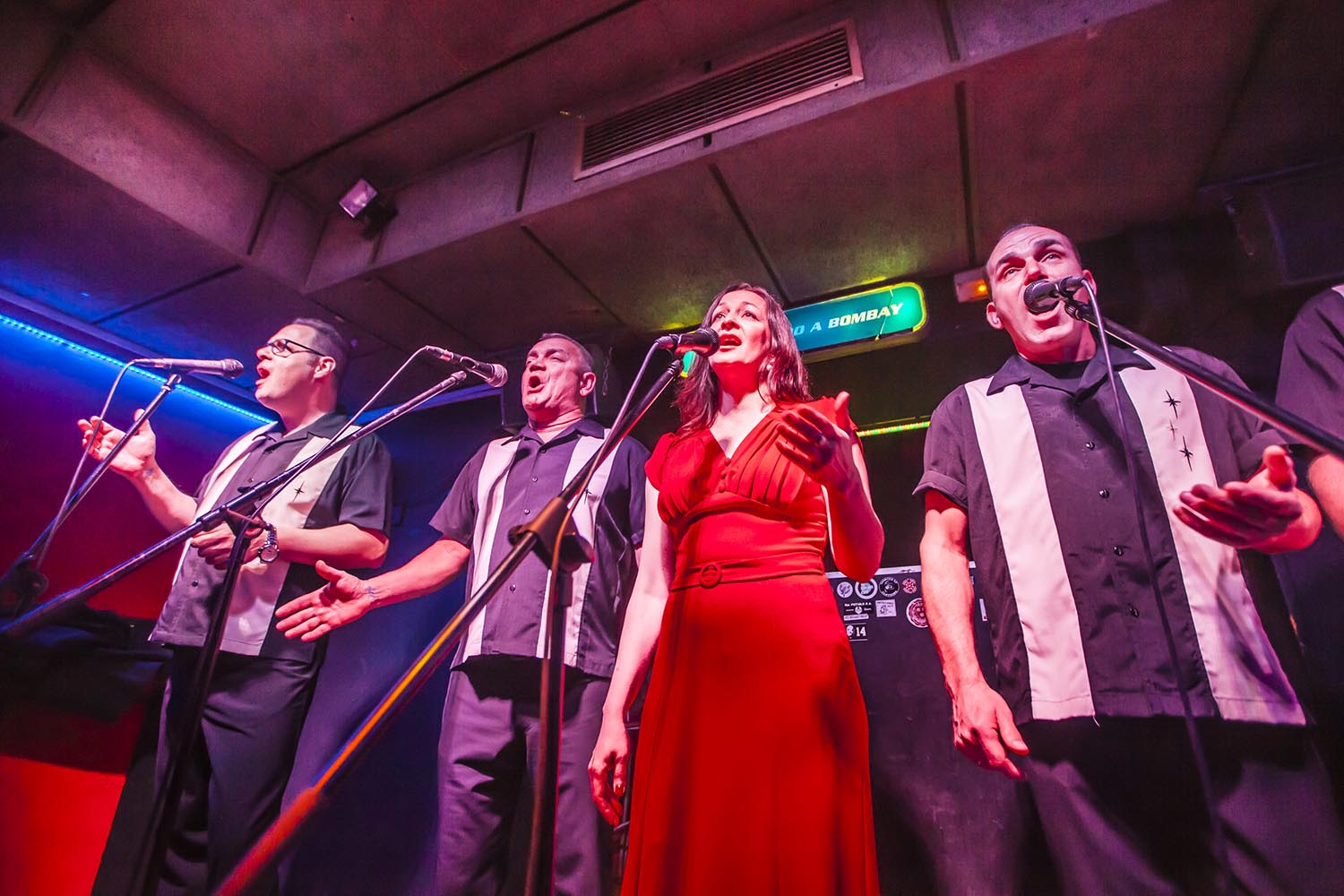 ICULT
OTROS ESCENARIOS POSIBLES
16-02-2019

CONCIERTO DE GRUPO DE DOO WOP THE CHAPERALS EN LA SALA NEW URNDERGROUND EN SANTS BARCELONA

FOTO MARTI FRADERA