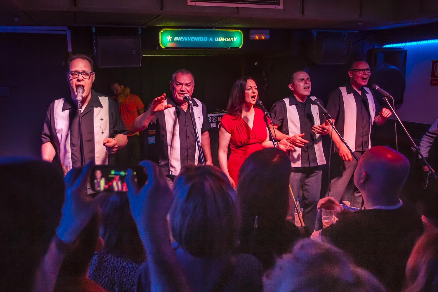 ICULT
OTROS ESCENARIOS POSIBLES
16-02-2019

CONCIERTO DE GRUPO DE DOO WOP THE CHAPERALS EN LA SALA NEW URNDERGROUND EN SANTS BARCELONA

FOTO MARTI FRADERA