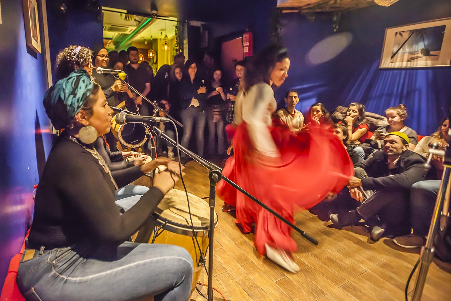 ICULT OTROS ESCENARIOS POSIBLES
09-03-2019
CONCIERTO DEL GRUPO DE PERCUSION PUERTORRIQUEÑA MANCHA ' E PLATANO EN EL BAR AGUANILE EN EL POBLE SEC BARCELONA
FOTO MARTI FRADERA