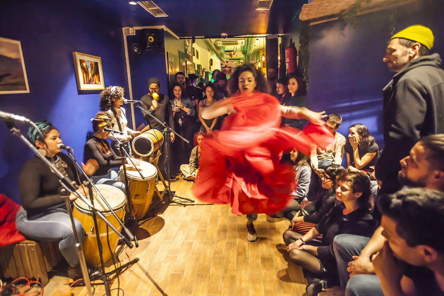 ICULT OTROS ESCENARIOS POSIBLES
09-03-2019
CONCIERTO DEL GRUPO DE PERCUSION PUERTORRIQUEÑA MANCHA ' E PLATANO EN EL BAR AGUANILE EN EL POBLE SEC BARCELONA
FOTO MARTI FRADERA