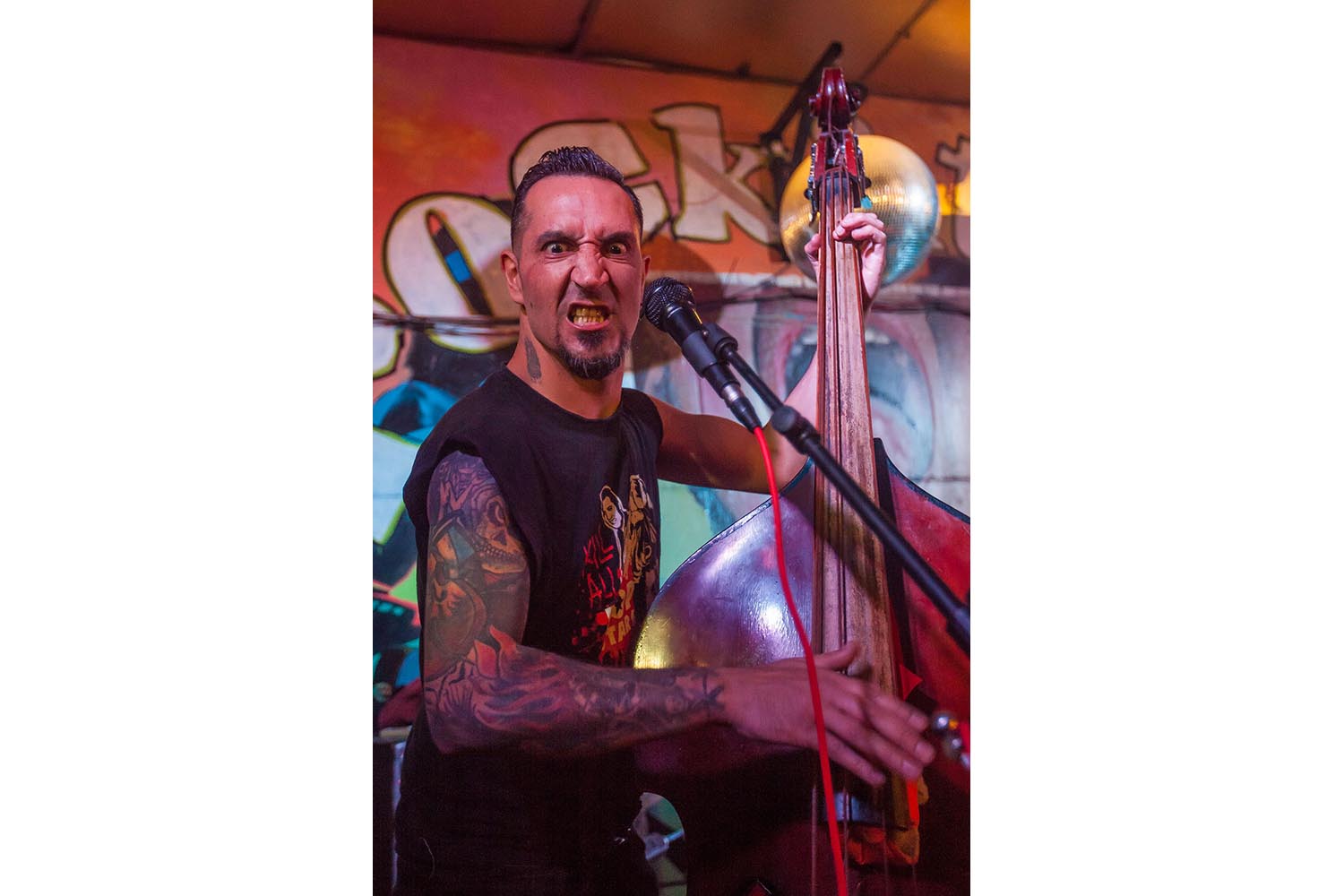 ICULT
OTROS ESCENARIOS POSIBLES
FIESTA POSTNIT BILLY'S MAG
VIA FAVENCIA 411 BARCELONA
FOTO MARTI FRADERA