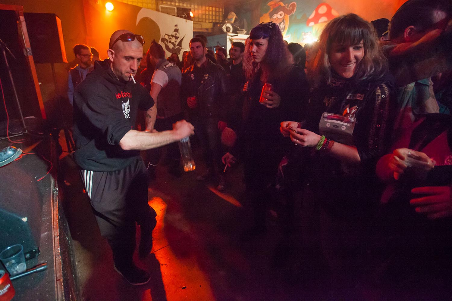 ICULT
OTROS ESCENARIOS POSIBLES
FIESTA POSTNIT BILLY'S MAG
VIA FAVENCIA 411 BARCELONA
FOTO MARTI FRADERA