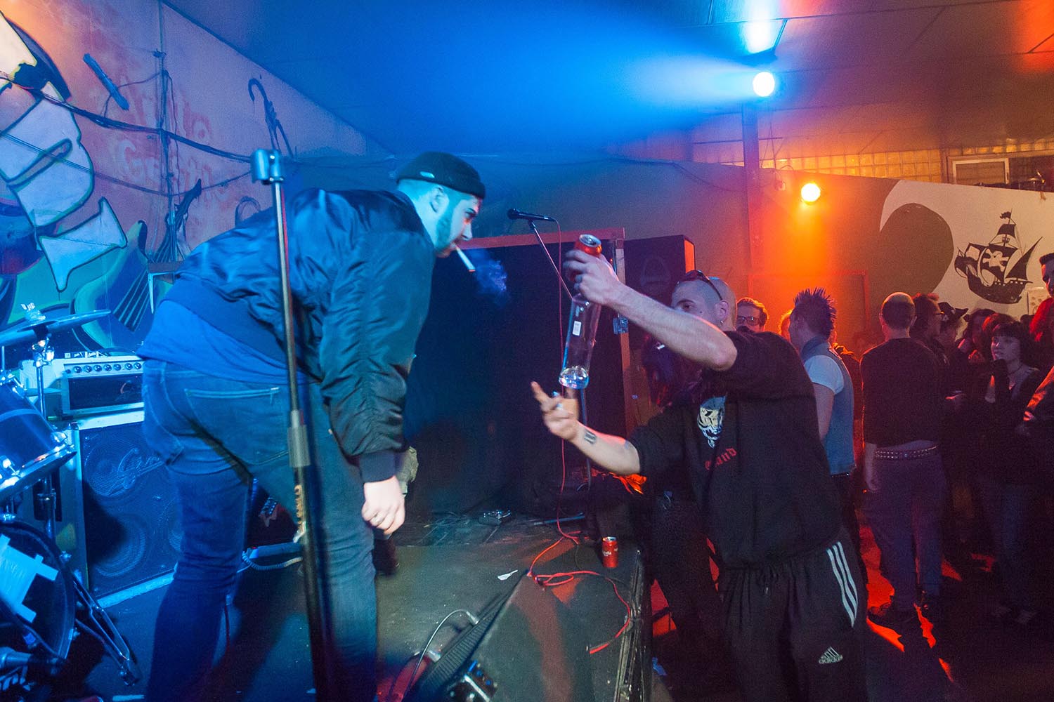 ICULT
OTROS ESCENARIOS POSIBLES
FIESTA POSTNIT BILLY'S MAG
VIA FAVENCIA 411 BARCELONA
FOTO MARTI FRADERA