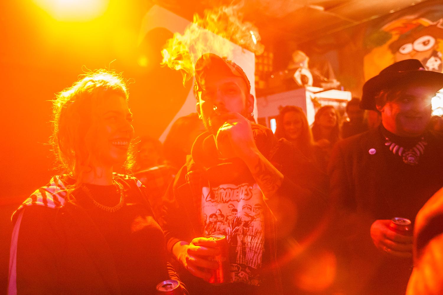 ICULT
OTROS ESCENARIOS POSIBLES
FIESTA POSTNIT BILLY'S MAG
VIA FAVENCIA 411 BARCELONA
FOTO MARTI FRADERA