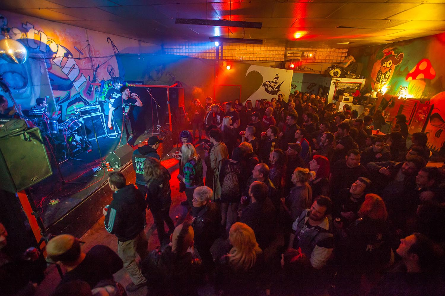 ICULT
OTROS ESCENARIOS POSIBLES
FIESTA POSTNIT BILLY'S MAG
VIA FAVENCIA 411 BARCELONA
FOTO MARTI FRADERA