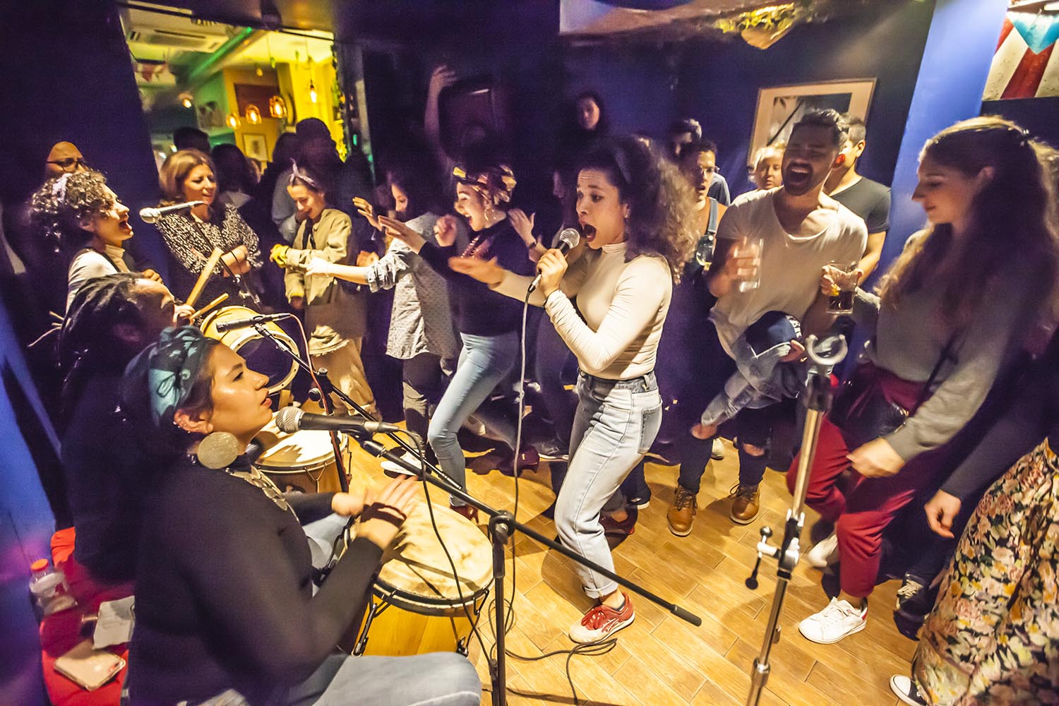 ICULT OTROS ESCENARIOS POSIBLES
09-03-2019
CONCIERTO DEL GRUPO DE PERCUSION PUERTORRIQUEÑA MANCHA ' E PLATANO EN EL BAR AGUANILE EN EL POBLE SEC BARCELONA
FOTO MARTI FRADERA