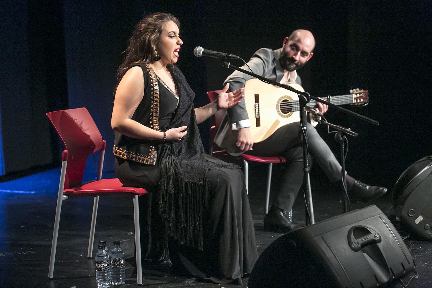 Barcelona ( Barcelones ) 15.02.2018. Icult. Otros Escenarios Posibles. Concierto de Maria Terremoto, en el Centre Civic Parc-Sandaru. DG. 180215 ex: 0 331 en la foto: El cante de Maria Terremoto, en el Centre Civic Parc-Sandaru FOTO: PUIG, JOAN