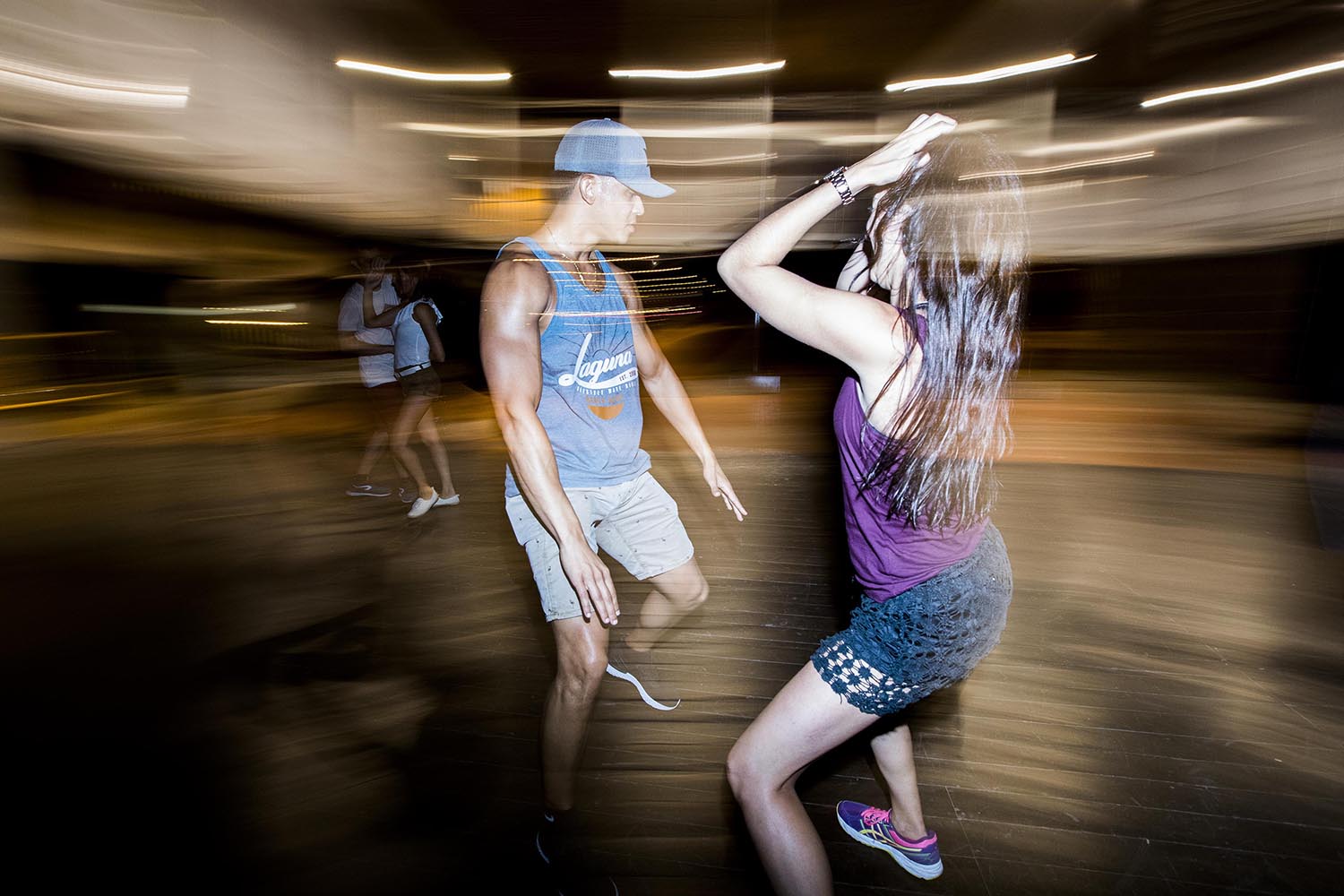 Barcelona 04/09/2019 icult Sessió de ball de música cubana a càrrec de DJ La Pantera i el col.lectiu Street Timba en Canyelles Foto Ferran Nadeu